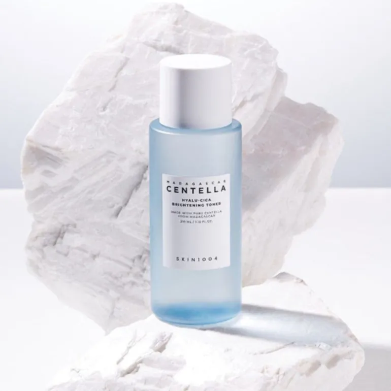 Madagascar Centella Hyalu-Cica Brightening Toner
