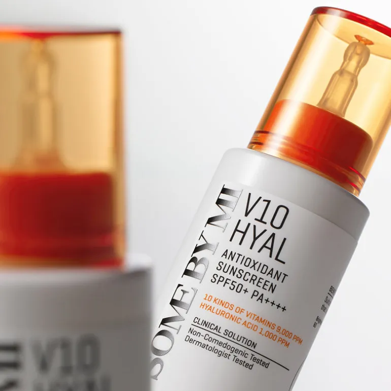 V10 Hyal Antioxidant Sunscreen SPF50+ PA++++ (Expiring 29/8/2026)