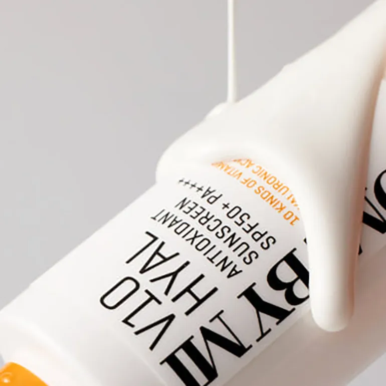 V10 Hyal Antioxidant Sunscreen SPF50+ PA++++ (Expiring 29/8/2026)