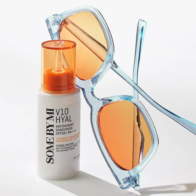 V10 Hyal Antioxidant Sunscreen SPF50+ PA++++ (Expiring 29/8/2026)
